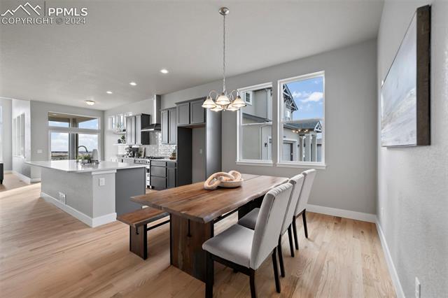 6421 Deco Drive