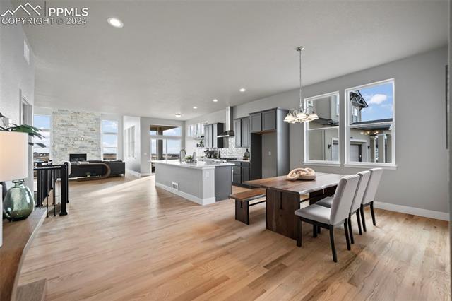 6421 Deco Drive