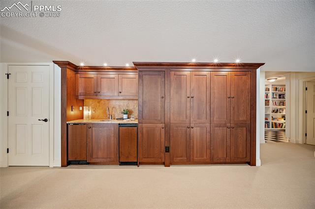 1425 W Cheyenne Mountain Boulevard