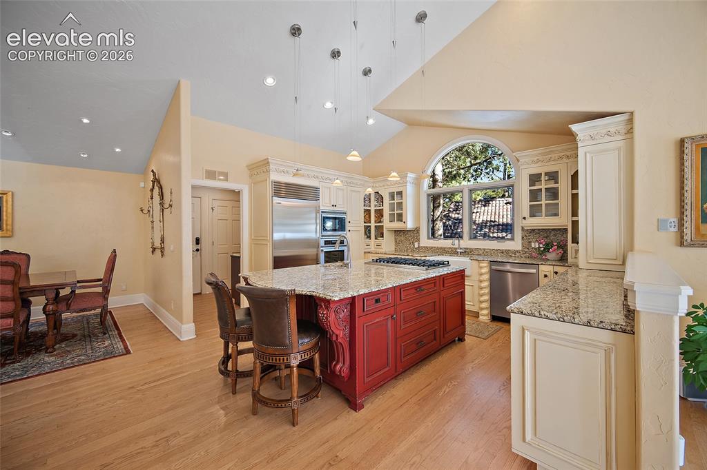 1425 W Cheyenne Mountain Boulevard