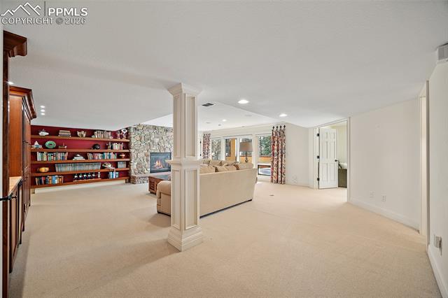 1425 W Cheyenne Mountain Boulevard