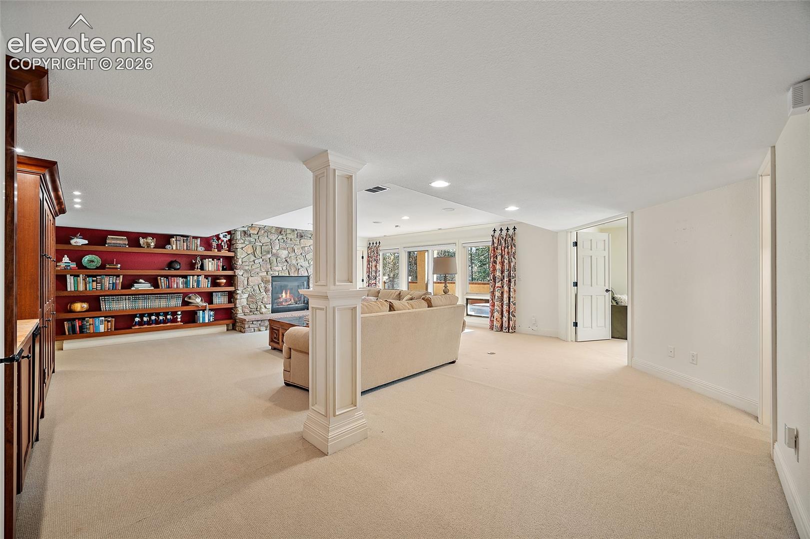 1425 W Cheyenne Mountain Boulevard
