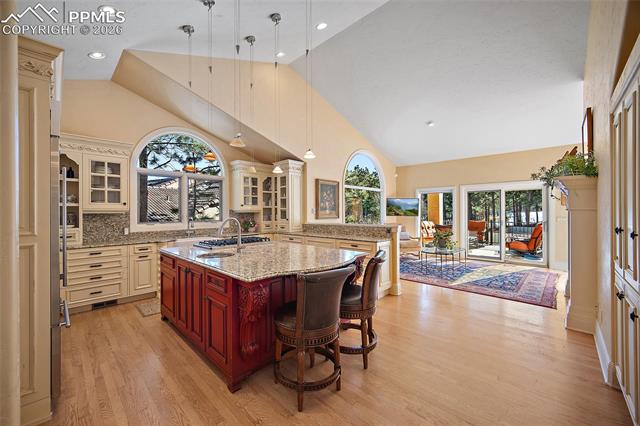 1425 W Cheyenne Mountain Boulevard