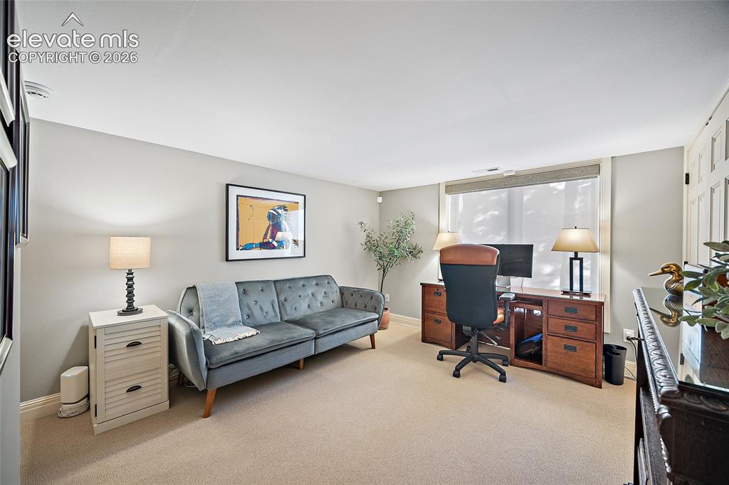 1425 W Cheyenne Mountain Boulevard