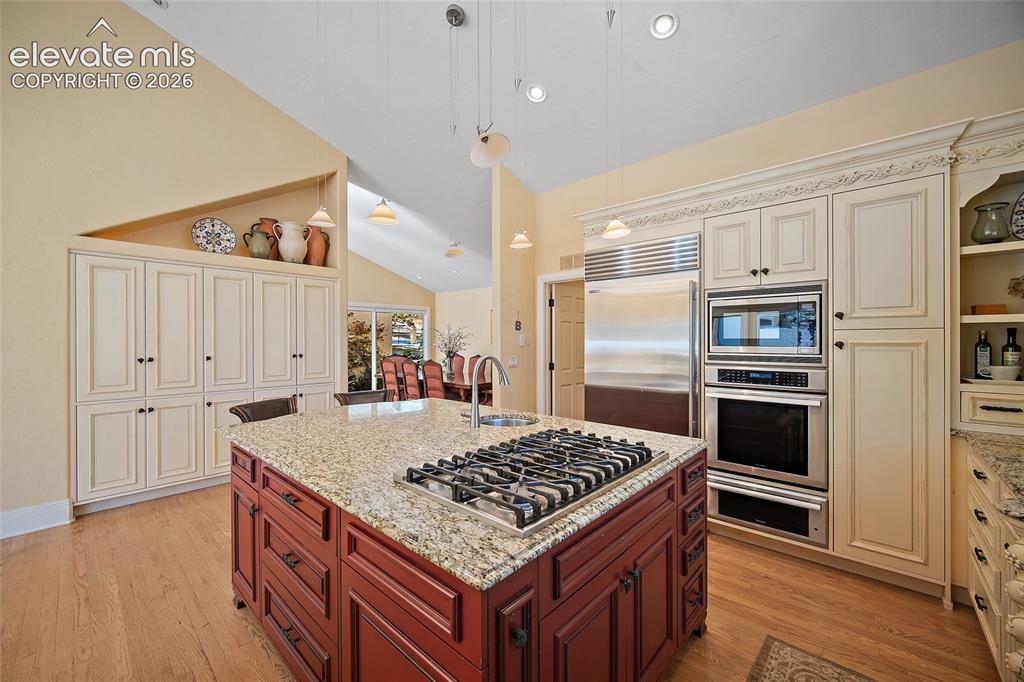 1425 W Cheyenne Mountain Boulevard