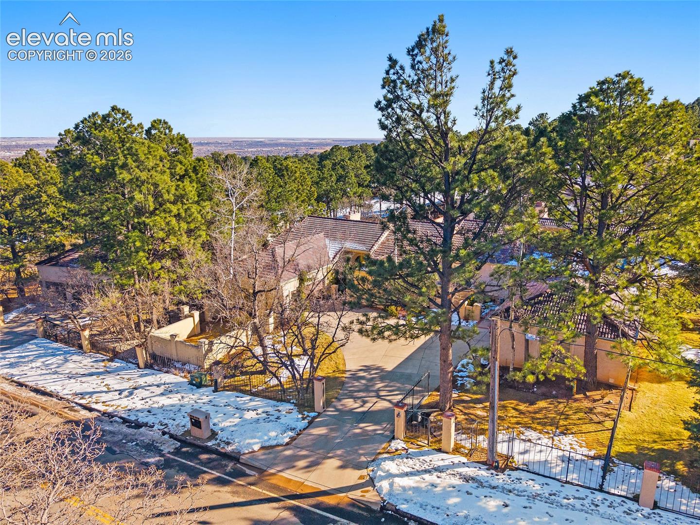 1425 W Cheyenne Mountain Boulevard