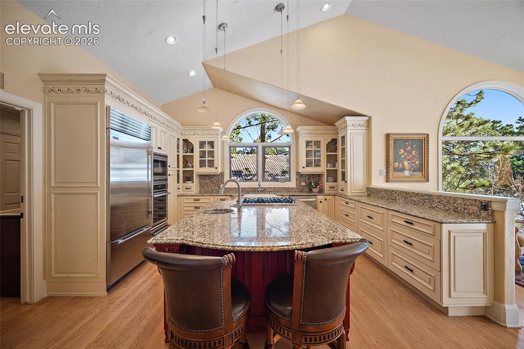 1425 W Cheyenne Mountain Boulevard