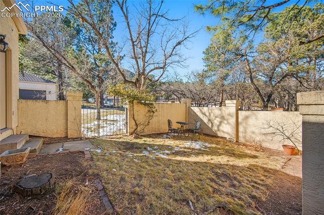 1425 W Cheyenne Mountain Boulevard