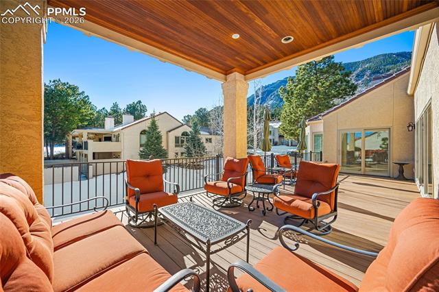 1425 W Cheyenne Mountain Boulevard