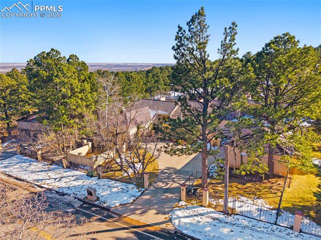 1425 W Cheyenne Mountain Boulevard