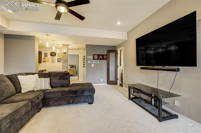 6048 Cumbre Vista Way