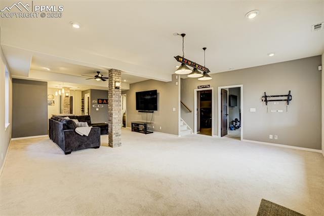 6048 Cumbre Vista Way