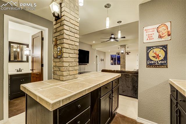 6048 Cumbre Vista Way