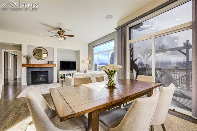 6048 Cumbre Vista Way