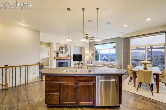 6048 Cumbre Vista Way