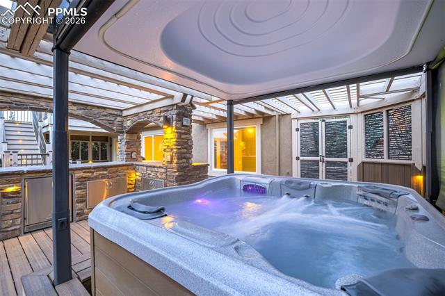 6048 Cumbre Vista Way