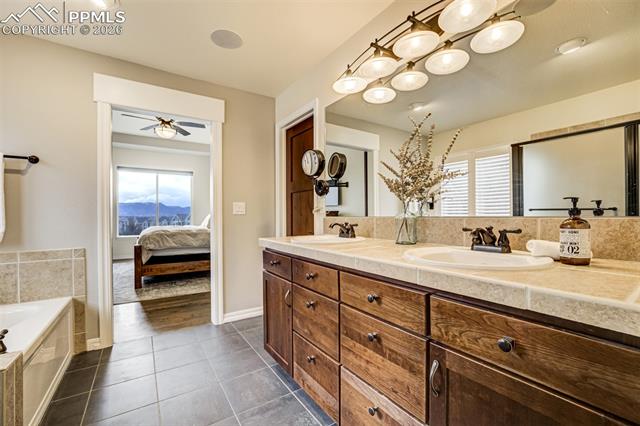 6048 Cumbre Vista Way