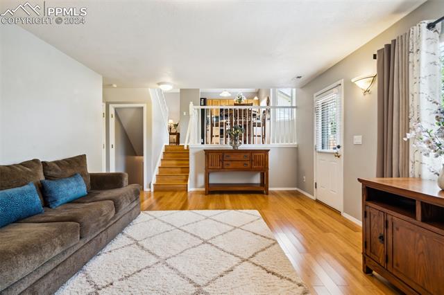 5929 Pioneer Mesa Drive