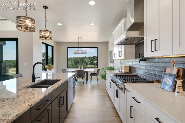 3825 Pinehurst Circle