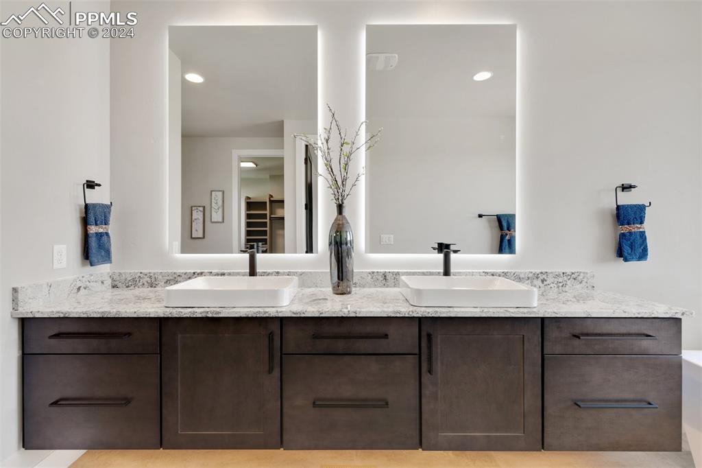 3825 Pinehurst Circle