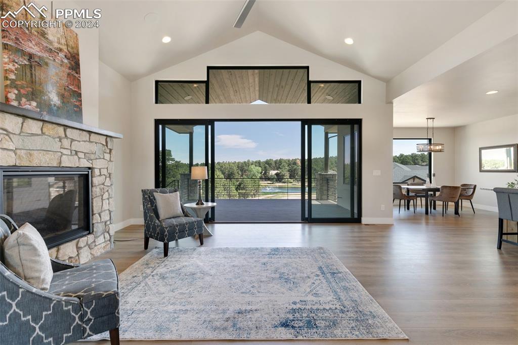 3825 Pinehurst Circle