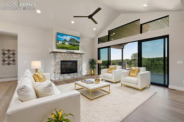 3825 Pinehurst Circle