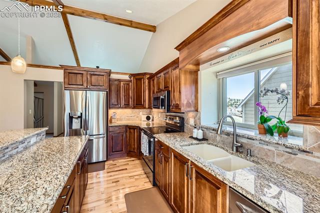 985 N War Eagle Drive