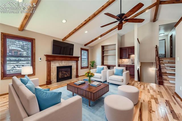 985 N War Eagle Drive