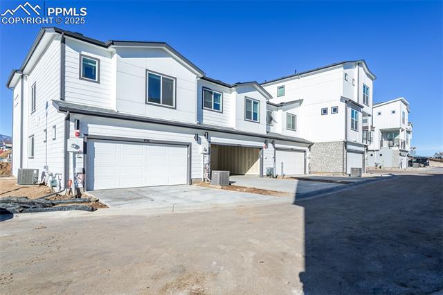 892 Beckton Heights