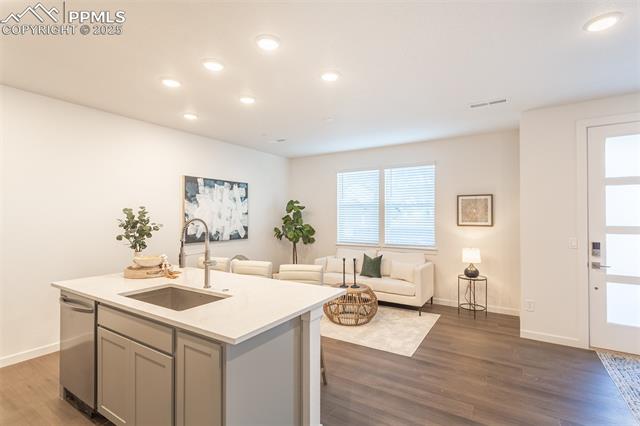 892 Beckton Heights