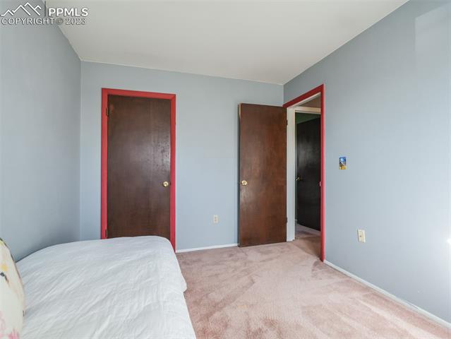 4746 S Gracemoor Circle