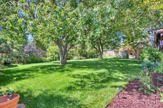 1215 La Paloma Way