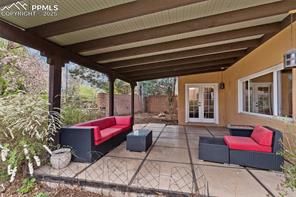 1215 La Paloma Way