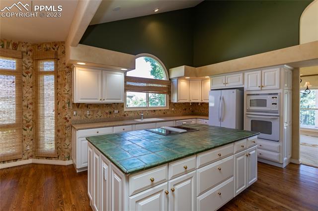4115 Hermitage Drive