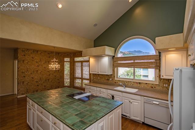 4115 Hermitage Drive