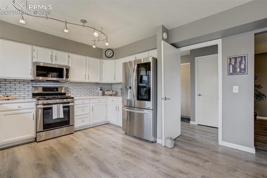 6870 Quicksilver Drive