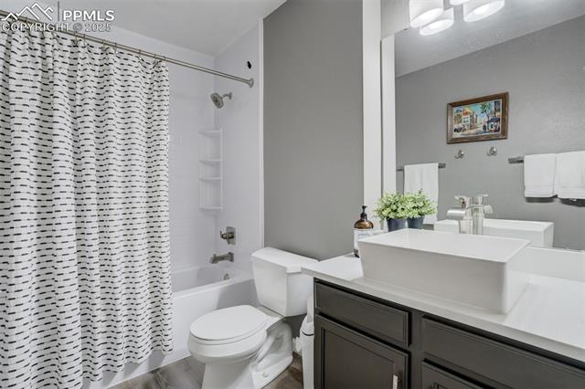 6870 Quicksilver Drive