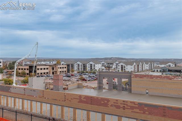 3341 Crest Hollow View