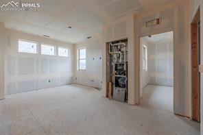 3341 Crest Hollow View