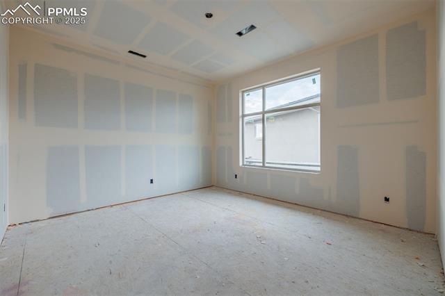 3341 Crest Hollow View