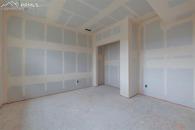 3341 Crest Hollow View