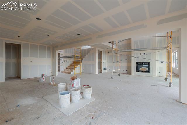 3341 Crest Hollow View