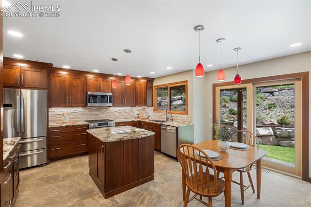 7505 Dry Creek Lane