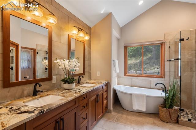 7505 Dry Creek Lane