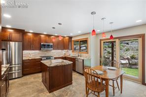 7505 Dry Creek Lane
