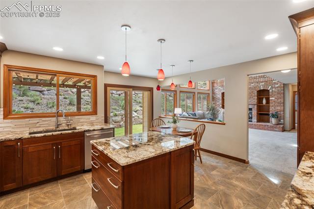 7505 Dry Creek Lane