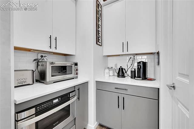 6937 Cumbre Vista Way