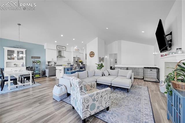 6937 Cumbre Vista Way