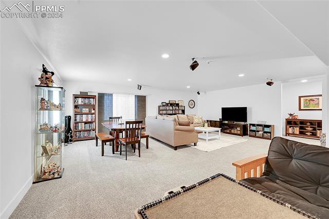 6937 Cumbre Vista Way