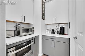 6937 Cumbre Vista Way